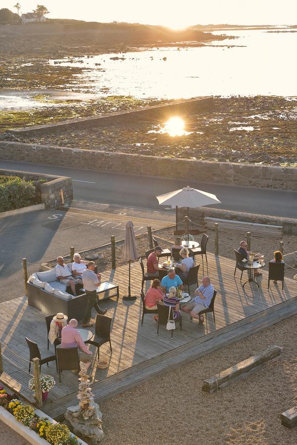 Driftwood Inn Saint Saviour Ресторан фото